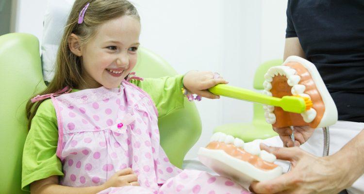 https://yourdentistreemornington.com.au/wp-content/uploads/2022/03/children-dentistry-750x400-1.jpg