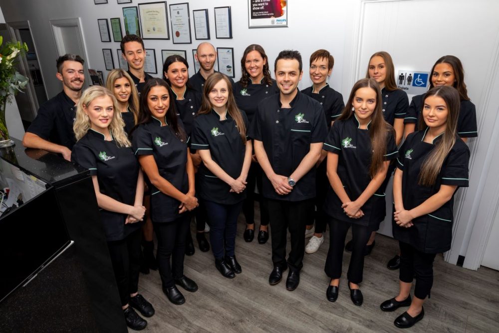 https://yourdentistreemornington.com.au/wp-content/uploads/2022/03/contact-us-1000x667-1.jpg