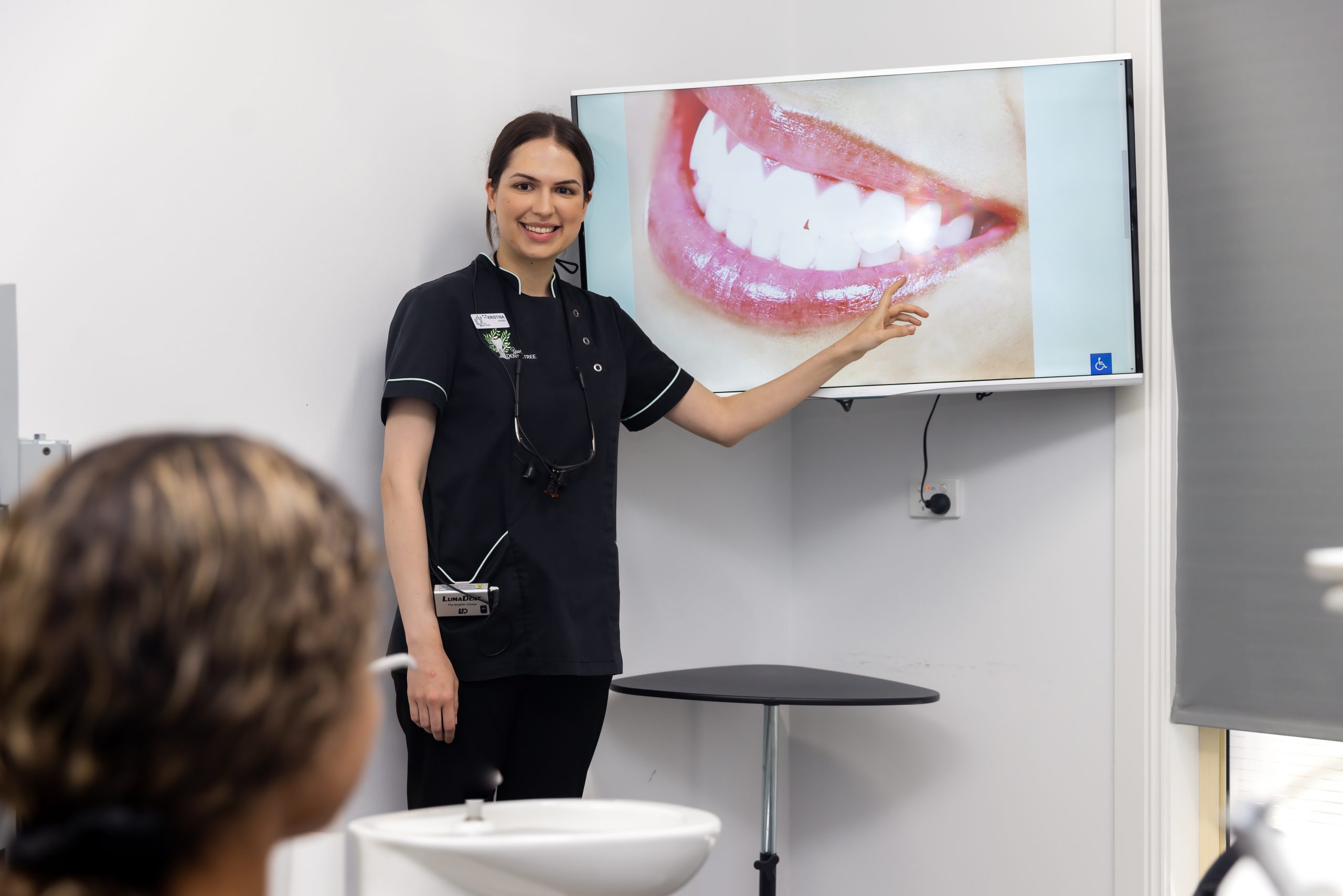 https://yourdentistreemornington.com.au/wp-content/uploads/2022/06/cosmetic-bonding-scaled.jpg